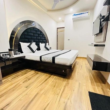 Hotel Red Stone Inn - Near New Delhi Railway Station - Paharganj Екстер'єр фото