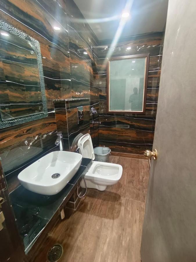 Hotel Red Stone Inn - Near New Delhi Railway Station - Paharganj Екстер'єр фото