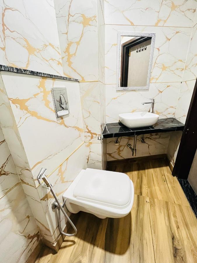 Hotel Red Stone Inn - Near New Delhi Railway Station - Paharganj Екстер'єр фото