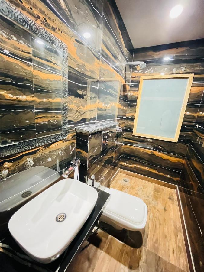 Hotel Red Stone Inn - Near New Delhi Railway Station - Paharganj Екстер'єр фото