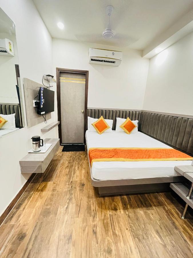 Hotel Red Stone Inn - Near New Delhi Railway Station - Paharganj Екстер'єр фото