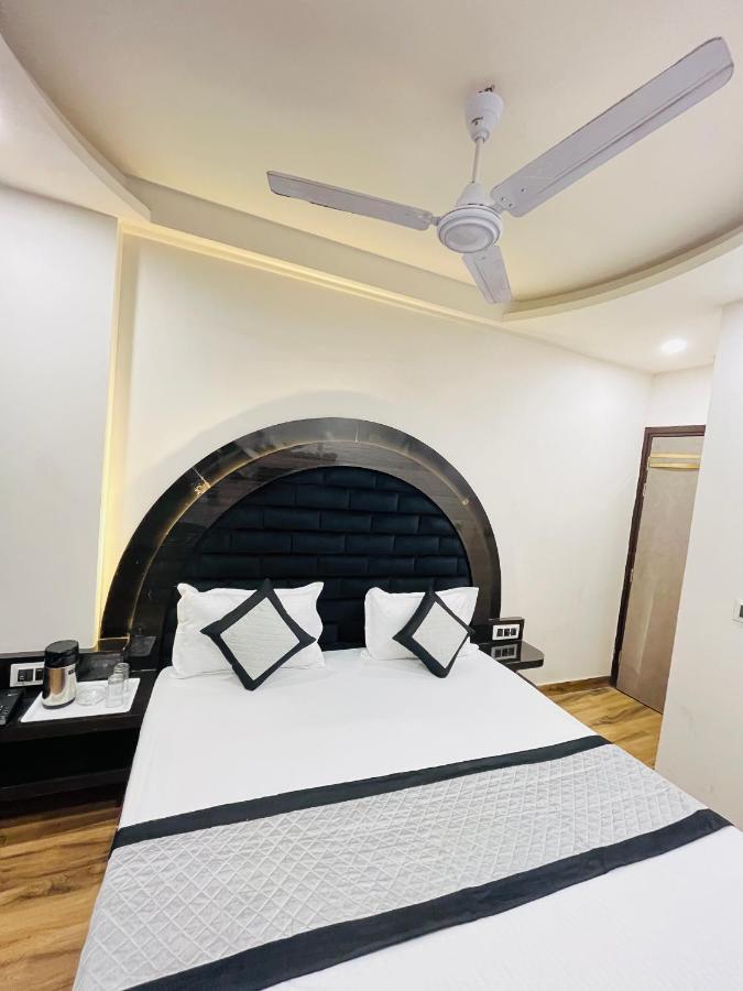 Hotel Red Stone Inn - Near New Delhi Railway Station - Paharganj Екстер'єр фото