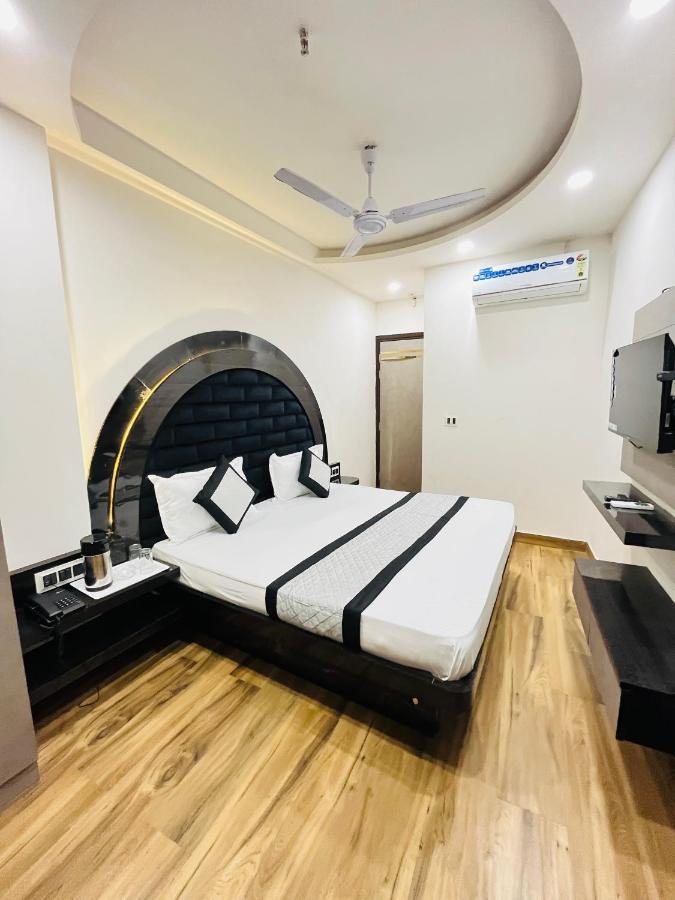 Hotel Red Stone Inn - Near New Delhi Railway Station - Paharganj Екстер'єр фото