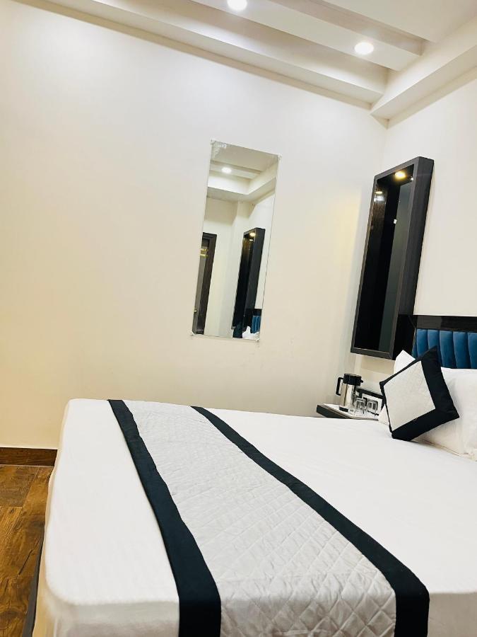 Hotel Red Stone Inn - Near New Delhi Railway Station - Paharganj Екстер'єр фото