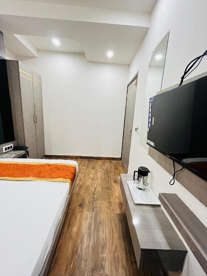 Hotel Red Stone Inn - Near New Delhi Railway Station - Paharganj Екстер'єр фото
