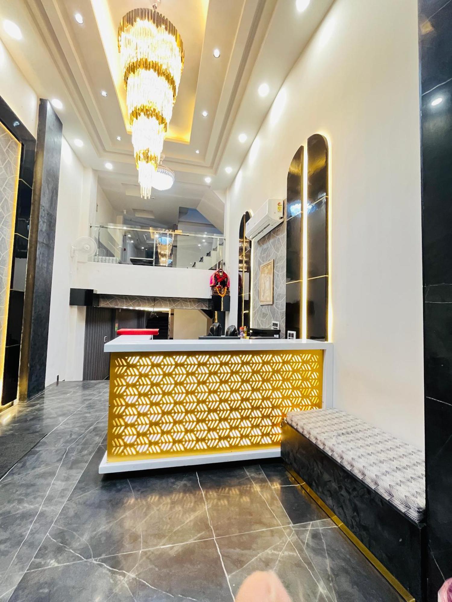 Hotel Red Stone Inn - Near New Delhi Railway Station - Paharganj Екстер'єр фото