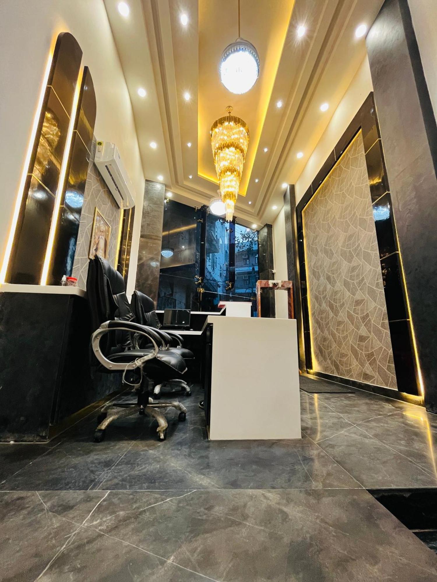 Hotel Red Stone Inn - Near New Delhi Railway Station - Paharganj Екстер'єр фото