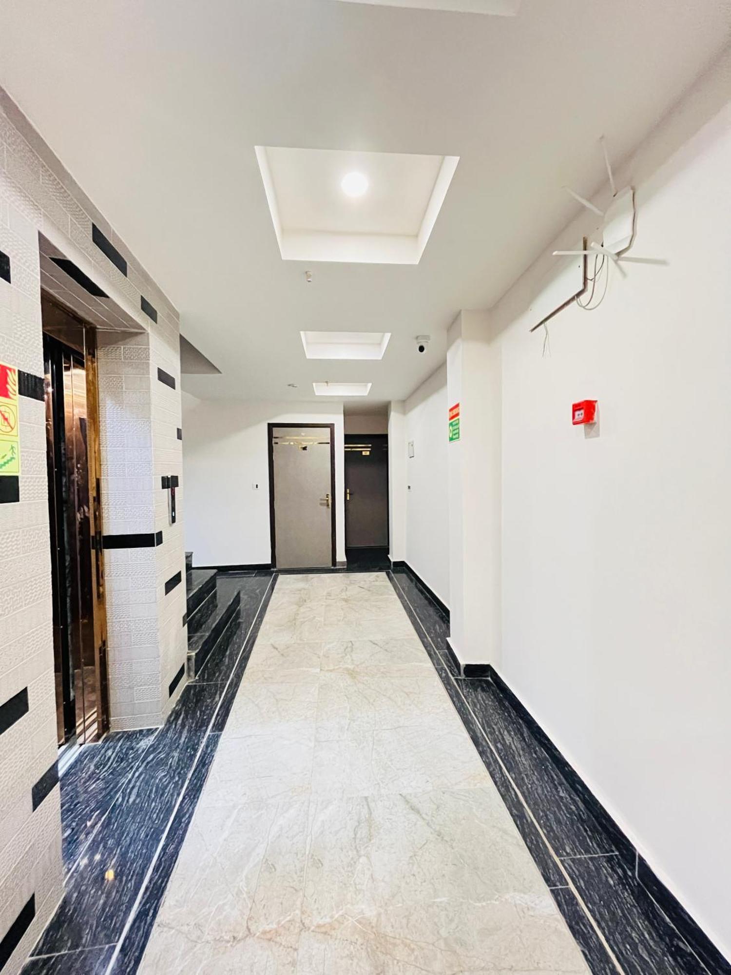 Hotel Red Stone Inn - Near New Delhi Railway Station - Paharganj Екстер'єр фото