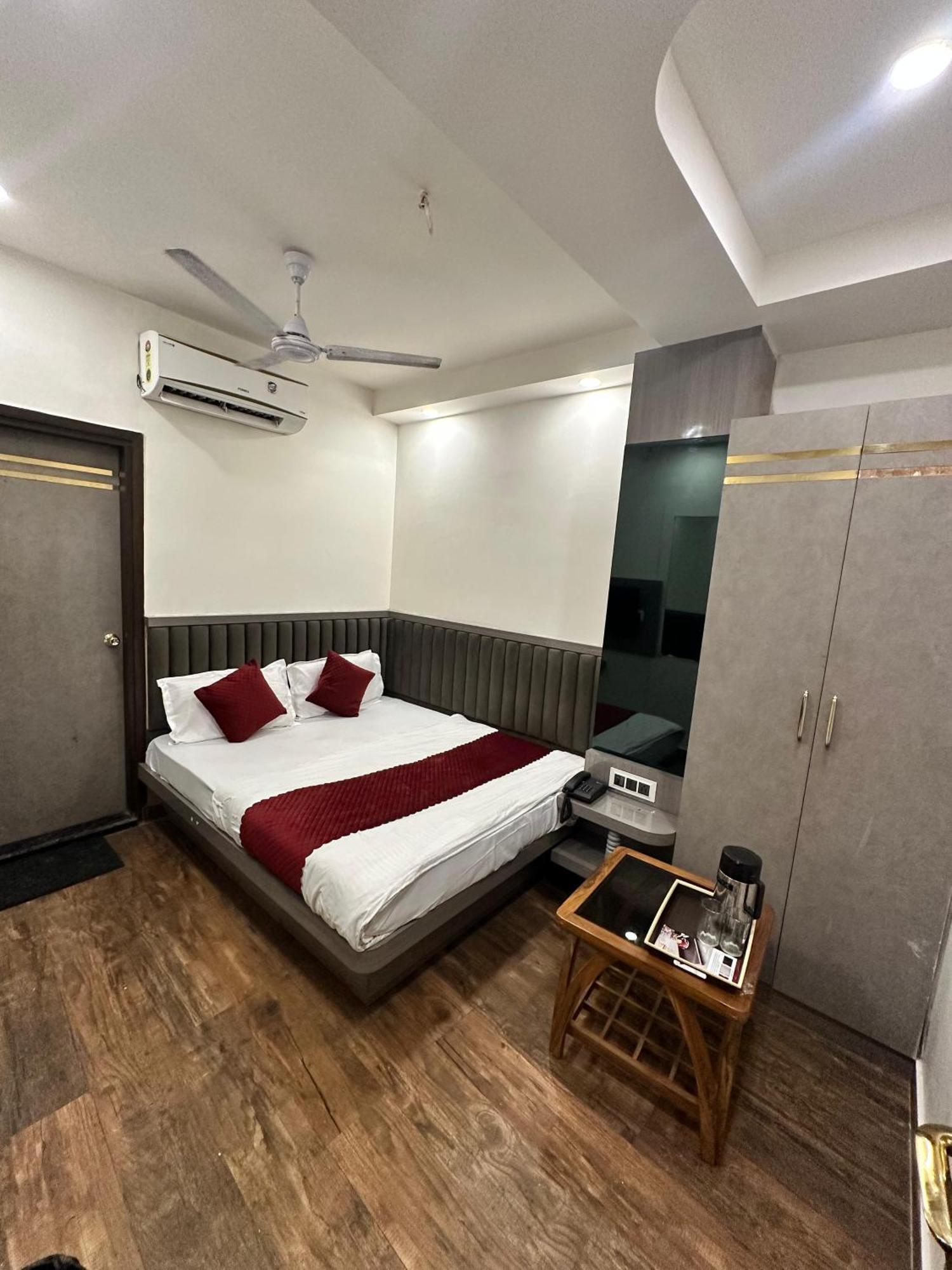 Hotel Red Stone Inn - Near New Delhi Railway Station - Paharganj Екстер'єр фото